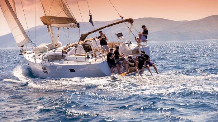 Team Building in barca a vela in Toscana