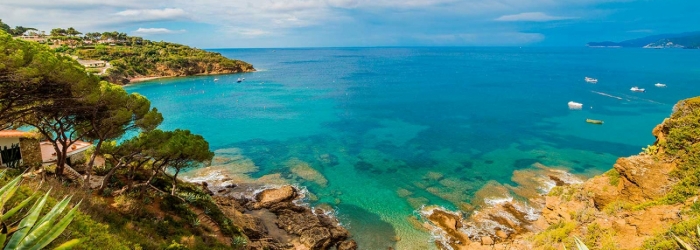 sailing in Elba Island